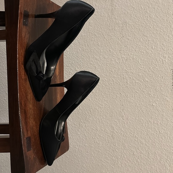 White House black market Satin Dress Shoes - Picture 2 of 6